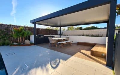 Instalación de Pérgola con Techo Fijo de Panel Sándwich en un Chalet de Torrelodones en Madrid