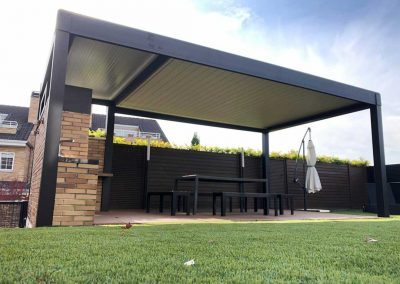 PERGOLA BIOCLIMATICA ORIENTABLE MOTORIZADA Y PERGOLA PLANA EN TERRAZA ARROYOMOLINOS MADRID 07