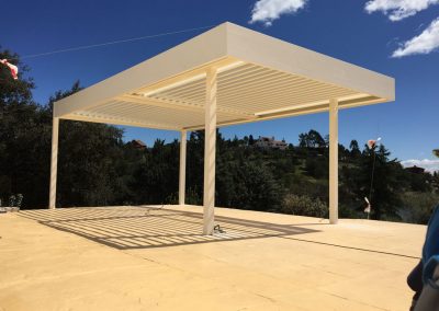 PERGOLA BIOCLIMATICA LAMAS ORIENTABLES MOTORIZADA EN TERRAZA TORRELODONES MADRD 4
